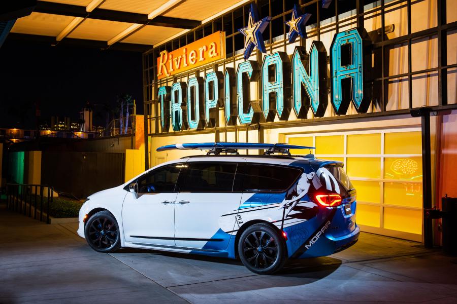  Chrysler Pacifica Cadence 2016 года  (фото 3 из 3)